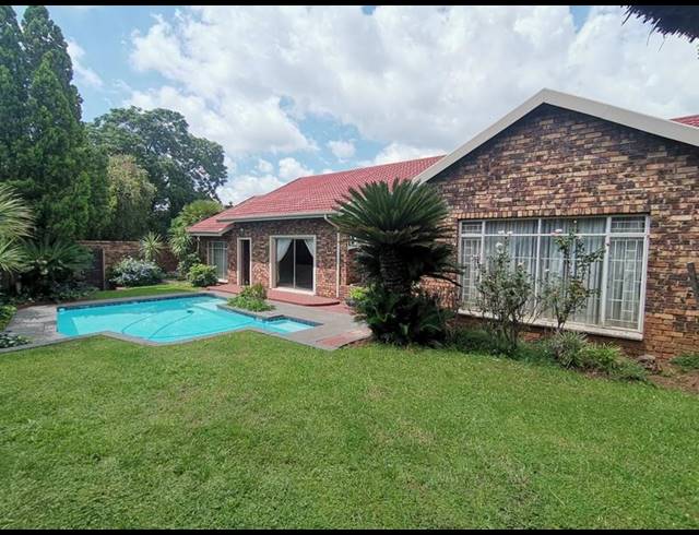 4 BEDROOM HOUSE FOR SALE IN VANDERBIJLPARK SE 3